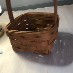 vintage Longaberger small  berry? woven basket 1986?